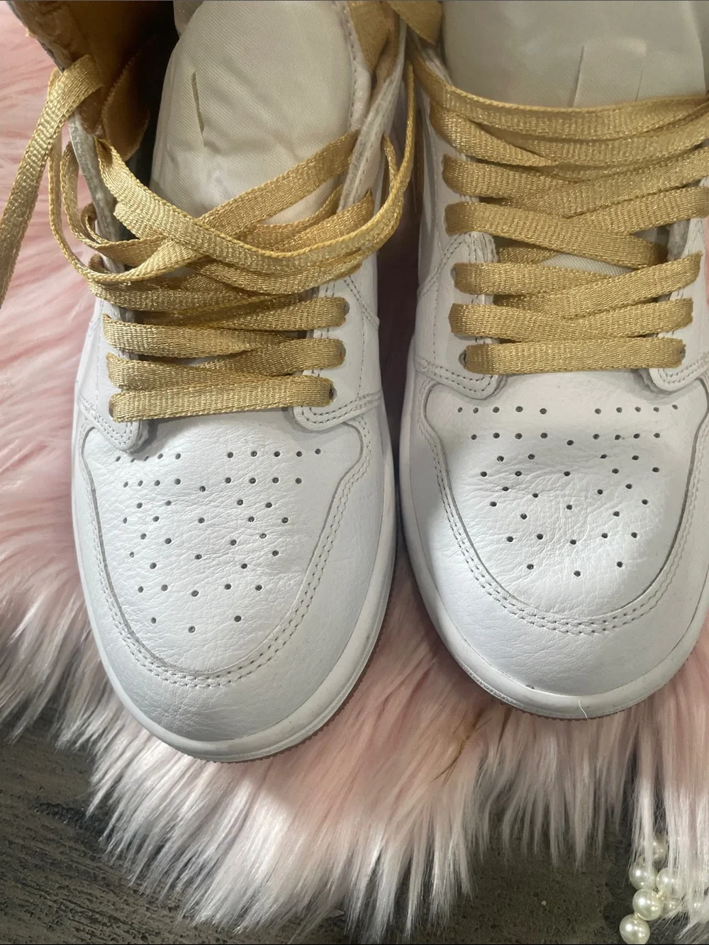 Nike Air Jordan 1 Retro FD2596-107 High OG white and Gold sneakers